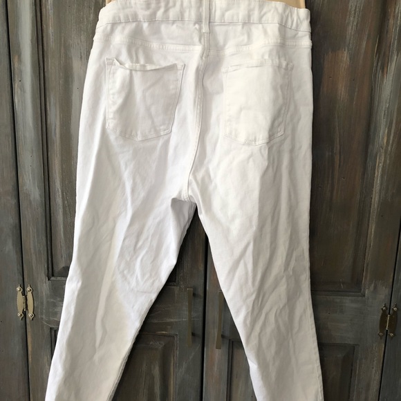 White Jeans - Picture 2 of 4